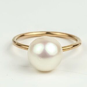 BRAND NEW: Dainty South Sea Pearl Ring